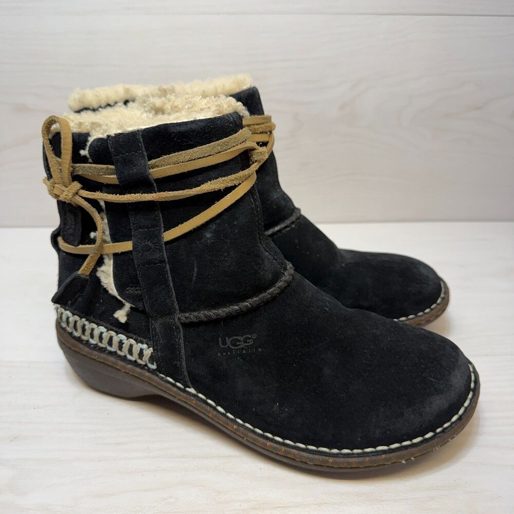 UGG Australia Cove Ankle Boots Women's Size 9 Black Leather Fur Trim